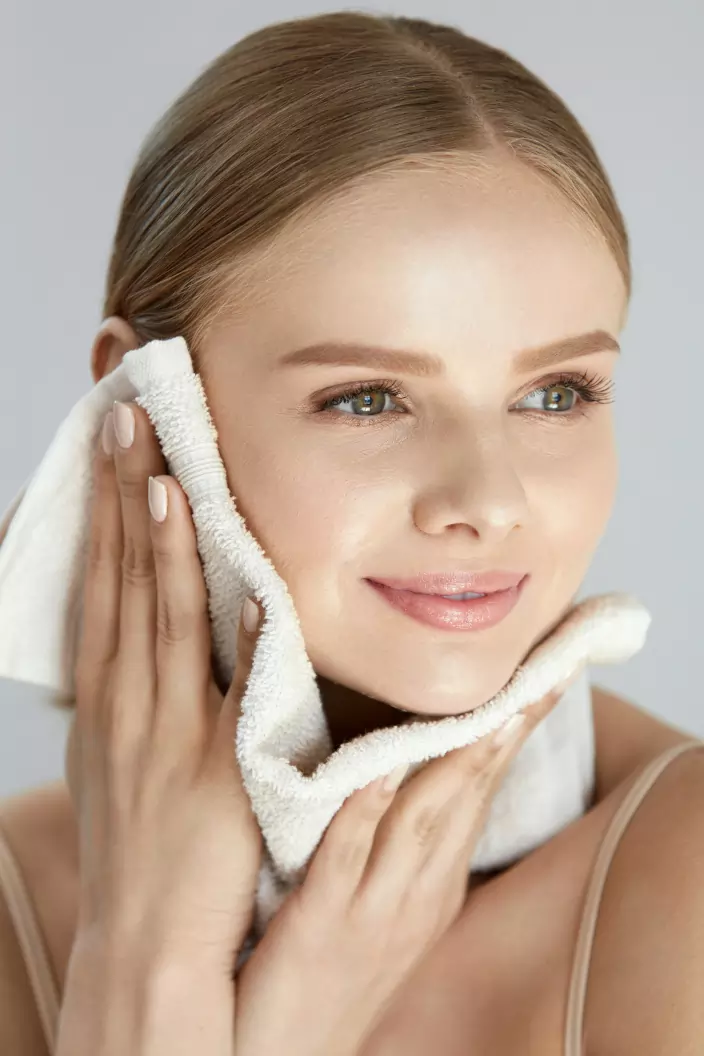 Cetaphil Daily Facial Cleanser vs. Gentle Skin Cleanser