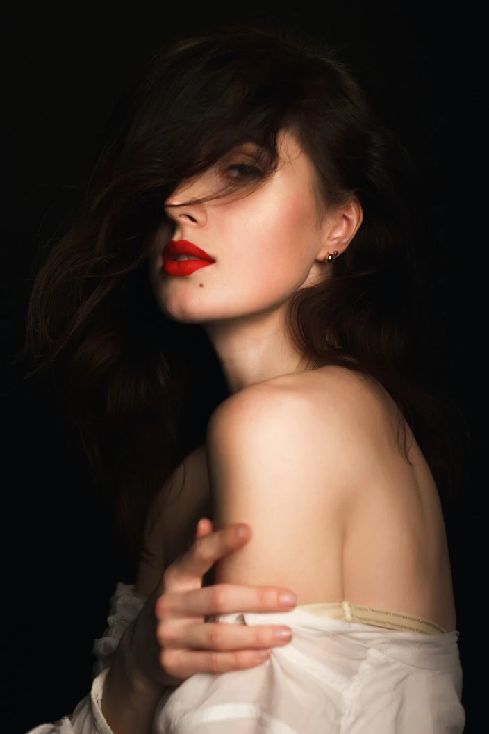 Best French Lipstick (Our Top 7 Picks)